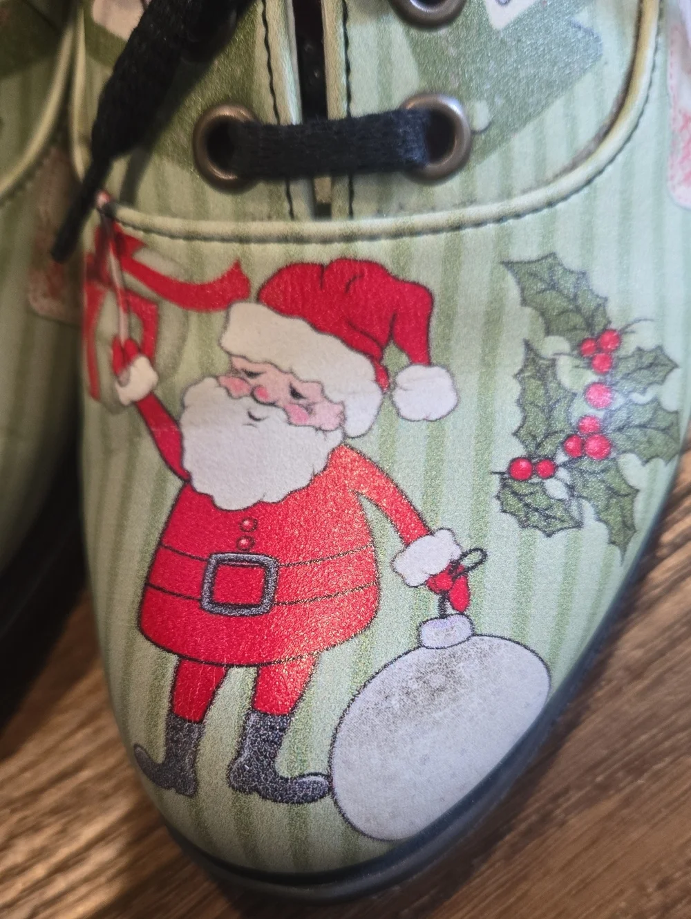 STREETFLY SANTA'S CHRISTMAS SHOES..SIZE 38 (7)....#8157